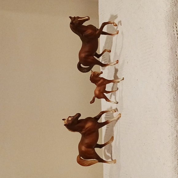 Breyer Arabian Horse Family - Picture 1 of 11